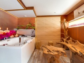 VIP Paris Yacht Hotel
